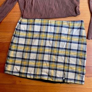 SKIES ARE BLUE Plus Plaid Mini Skirt 🍂
